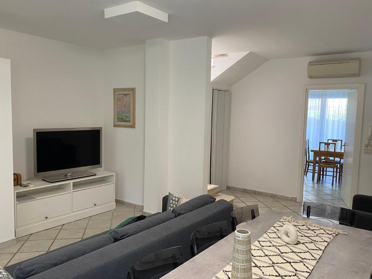 מרינה די גרוסטו Ville Sul Mare מראה חיצוני תמונה
